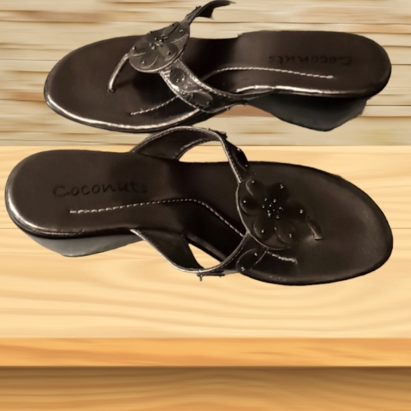 Coconuts flip flop sander pewter 8 medium silver 3"heel floral design on strap - Picture 3 of 9